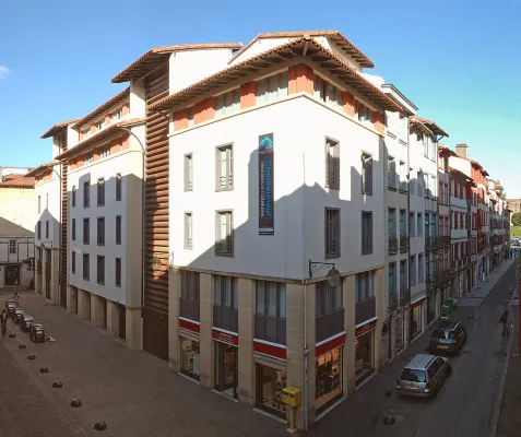Temporesidence Chateauneuf Hotels in Bayonne