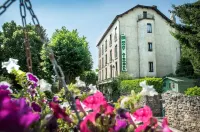 Logis Hôtel Restaurant le Mont Aigoual - Parking