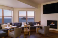 Malibu Beach Inn Hotels in Topanga