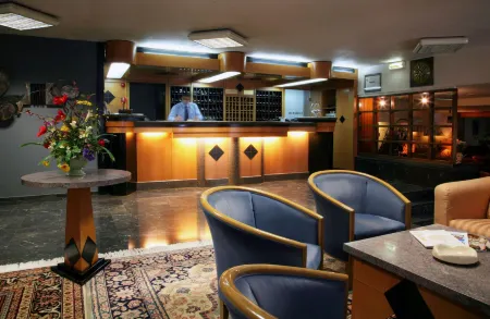 Queen Olga Hotel Отели в г. Pilea