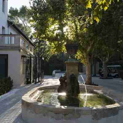 Les Lodges Sainte-Victoire Hôtel & Spa Hotel Exterior