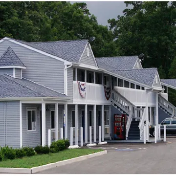 Village Inn & Suites - Smithville