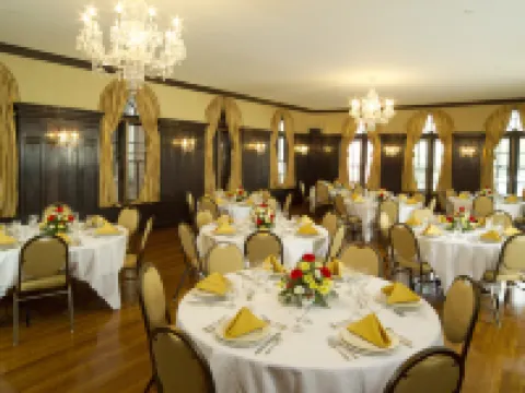 General Francis Marion Hotel Hotels in Smyth County