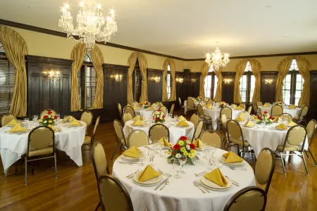 General Francis Marion Hotel