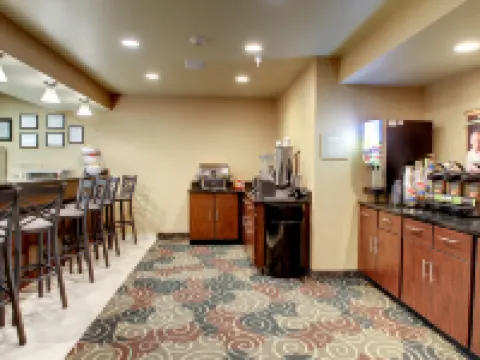 Cobblestone Inn & Suites - Ambridge Hotels in Beaver County