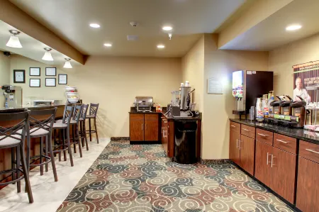 Cobblestone Inn & Suites - Ambridge