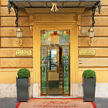 Hotel Arcangelo Отели рядом с достопримечательностью «Улица Виа-Маргутта»