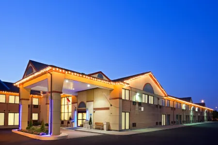 Quality Inn & Suites 5585 Ambler Drive Mississauga Ontario