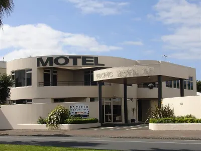 Pacific Motor Inn Hotels in 