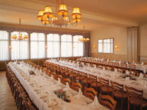 ホテル ヴァイセス クロイツ インターラーケンのホテル