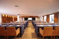 Iberostar Waves Royal Andalus Hotels in Urbanización Novo Santi Petri