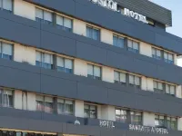 Hotel Santiago Apóstol โรงแรมใกล้สนามบินซานเตียโกเดกอมโปสเตลา