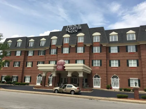 French Quarter Inn Hotel di Maysville