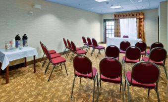 Holiday Inn Express & Suites Bethlehem Arpt-Allentown Area