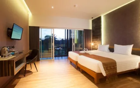 The Glory Gold Отели рядом с достопримечательностью «Small Sandy Beach»