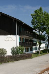 2022 Popular Hotels near Schiesser Outlet in Bernau am Chiemsee | Trip.com  Recommends