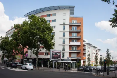Apparthotel Privilodges Lyon Lumière 08.Hopitaux Est/메종 드 라 단스 호텔