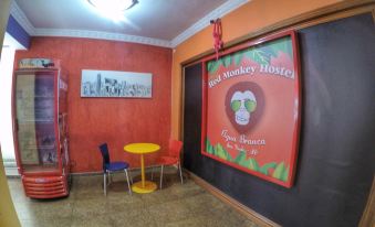 Red Monkey Hostel: Água Branca