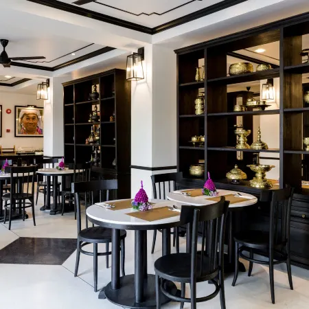 Mora Boutique Hotel Отели рядом с достопримечательностью «Монумент Короля Менграи»