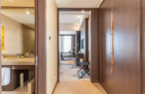 Huaqiang Novlion Hotel