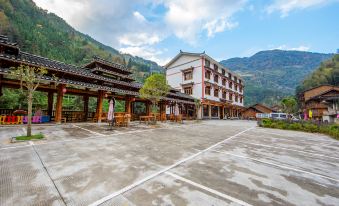 Longji Longbao Zhuangjia Hotel