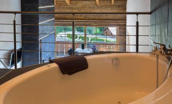 Hostellerie du Pas de l'Ours "Relais et Châteaux"