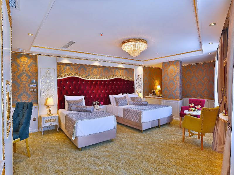 Hotel Emirhan Palace