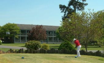 Baneberry Golf and Resort