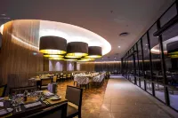 Radisson Blu Okoume Palace Hotel - พร้อมอาหารเช้า