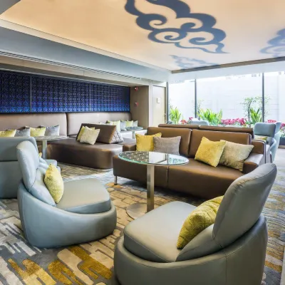 Holiday Inn Express BANGKOK SUKHUMVIT 11 by IHG Các khách sạn gần Ga tàu Makkasan