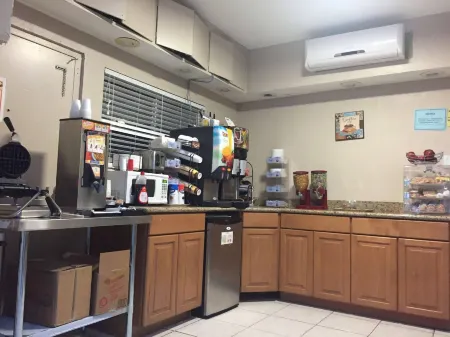 Townhouse Inn and Suites