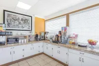 Super 8 by Wyndham Santee - breakfast