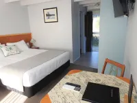 Collingwood Park Motel Hotels in Parapara