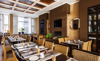 Apple City Hotel