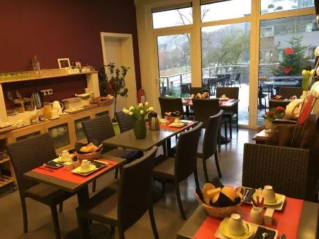 Hotel la Librairie Отели в г. Grandhan