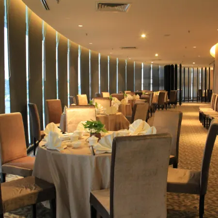 Grand Alora Hotel