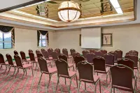 Days Inn & Suites by Wyndham Hickory Отели в г. Хикори
