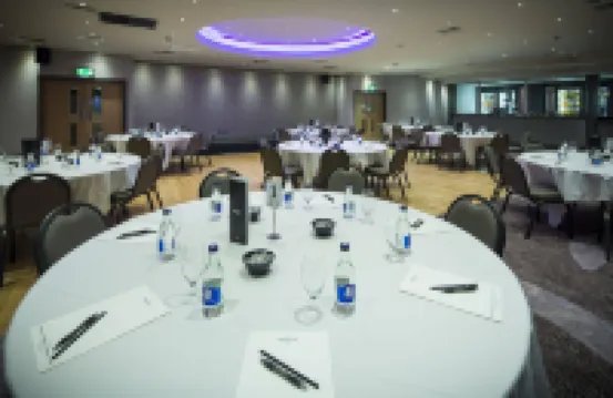 더 에니스킬런 호텔 앤드 모텔