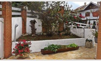Pousada Das Rosas - Housity