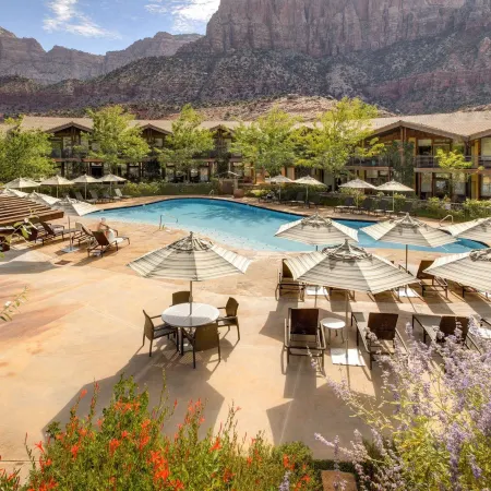Desert Pearl Inn