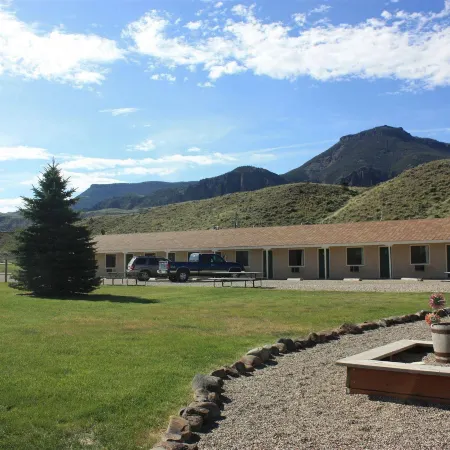 Green Creek Inn and RV Park