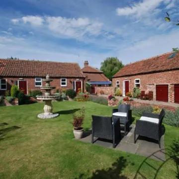 Home Farm & Lodge