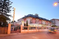 Regent Beach Hotel & Apartments Hotels near Monumento della Sirenetta