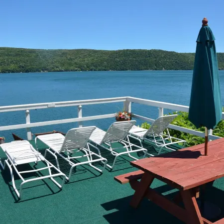 Lake View Motel