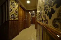 Hotel Istiklal - parking