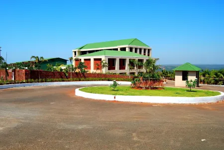 Greenleaf the Resort & Spa, Ganpatipule Отели в г. Ратнагири