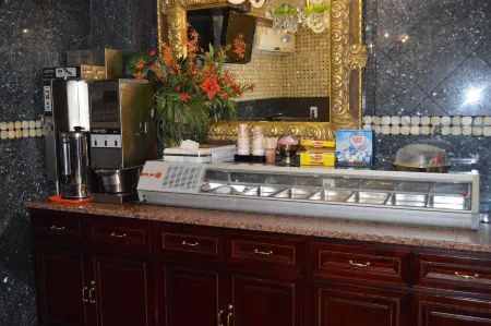 Paris Suites Hotel Отели рядом с достопримечательностью «Нью-Йорк Холл Оф Сайенс»