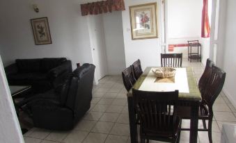 Charlery's Inn - Housity