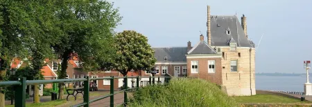 Auberge de Campveerse Toren Отели в г. Serooskerke