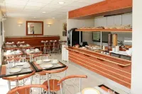 Brit Hotel Confort Roissy Saint-Witz